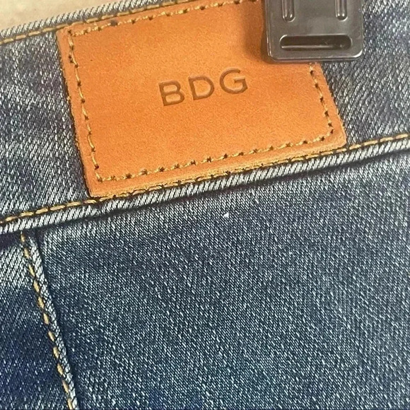 NWT Women's BDG Super High Rise Pin Up Denim Jean Shorts Size 29 $59 Medium Wash - Picture 7 of 9